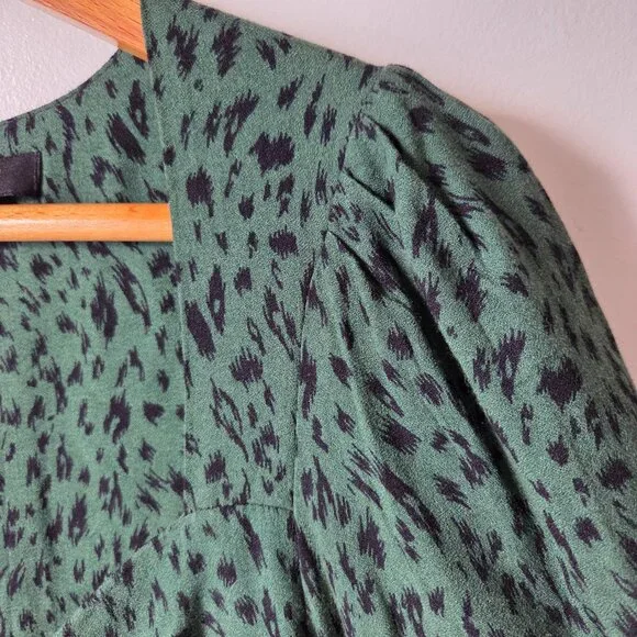 EUC AFRM SWEETHEART NECKLINE PEPLUM ANIMAL PRINT TOP SIZE M - Picture 11 of 16